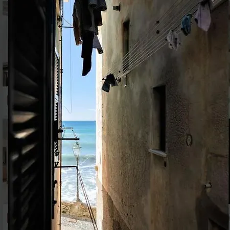 A Due Passi Dal Mare Апартаменты Больяско
